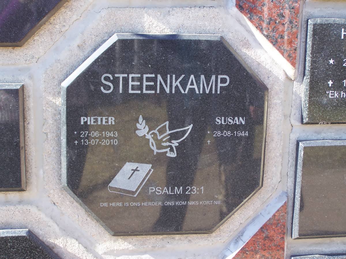 STEENKAMP Pieter 1943-2010 &amp; Susan 1944-