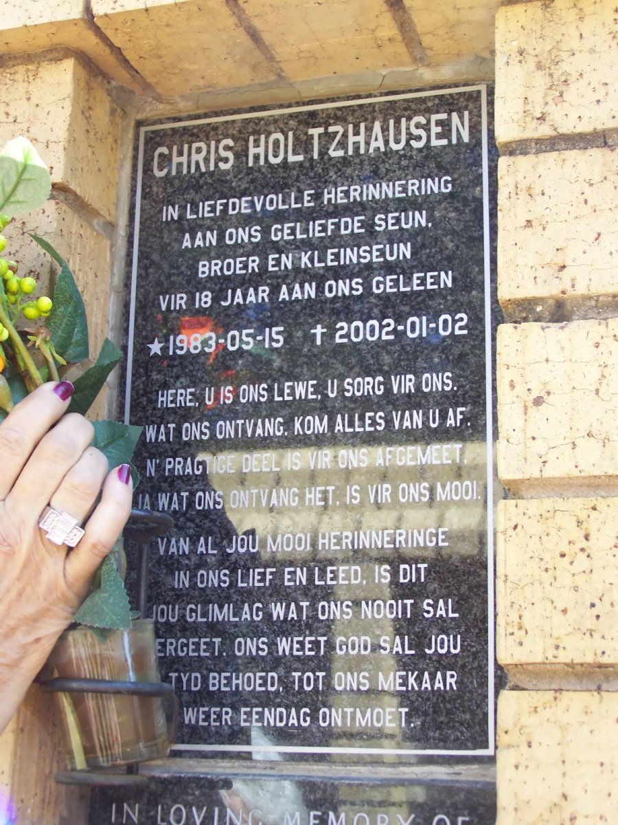 HOLTZHAUSEN Chris 1982-2002