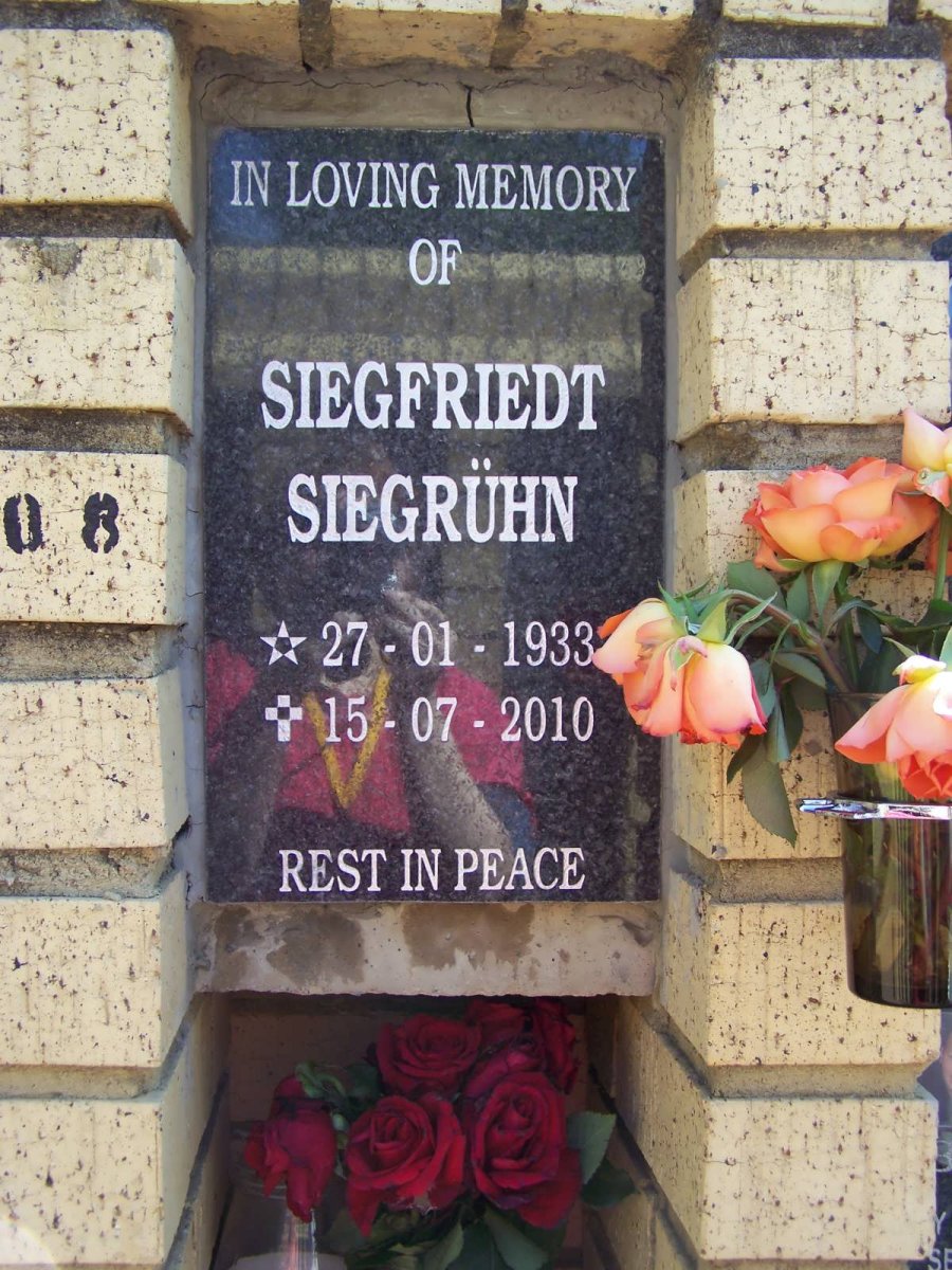 SIEGRUHN Siegruhn 1933-2010