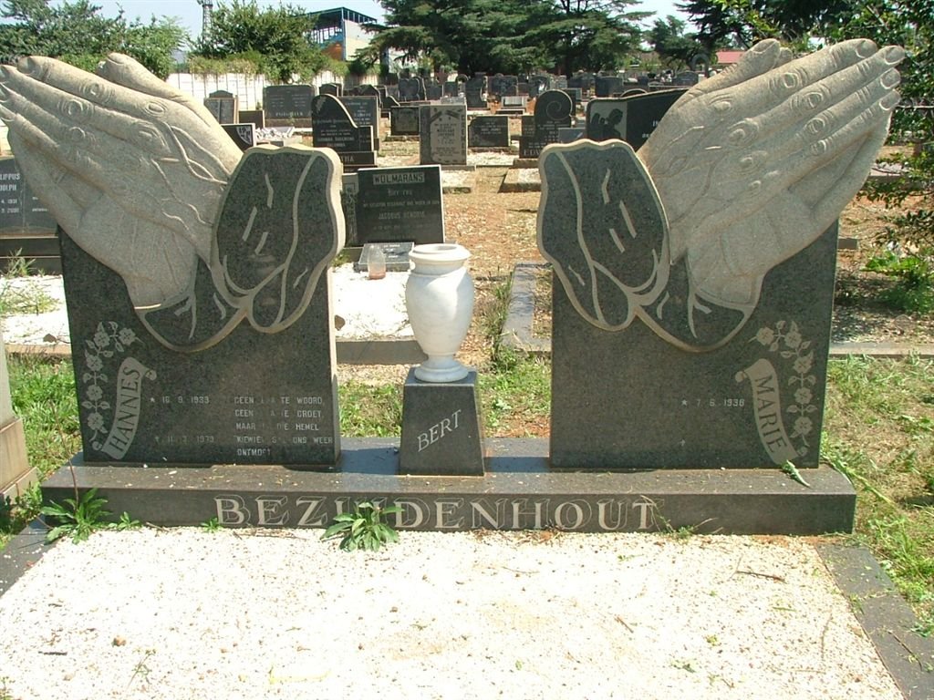 BEZUIDENHOUT Hannes 1933-1979 &amp; Marie 1936-