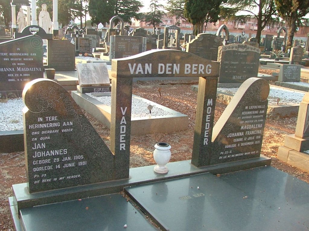 BERG Jan Johannes, van den 1905-1981 &amp; Magdalena Johanna Francina 1916-1973