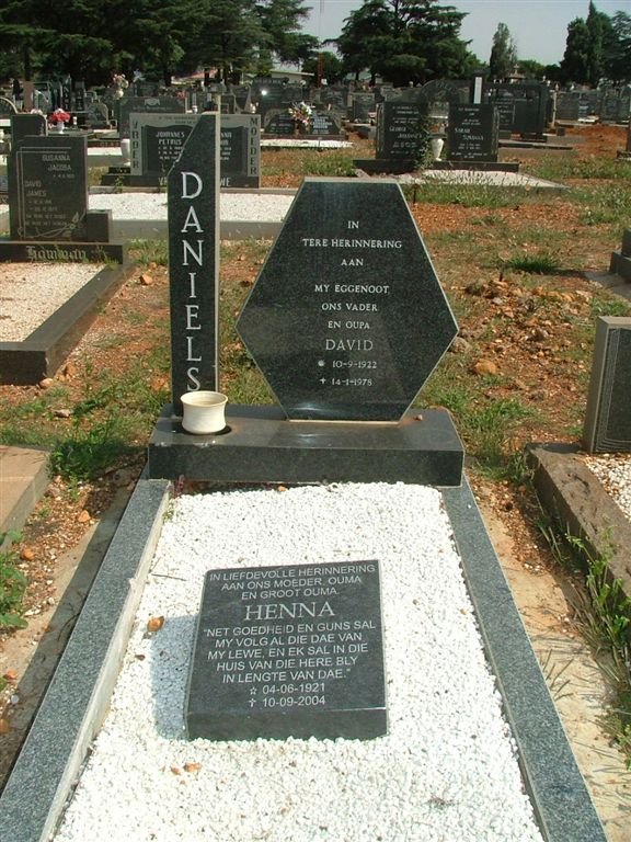 DANIELS David 1922-1978 &amp; Henna 1921-2004