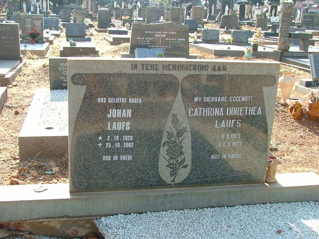 LAUFS Johan 1923-2002 &amp; Cathrina Dorethea 1923-1975