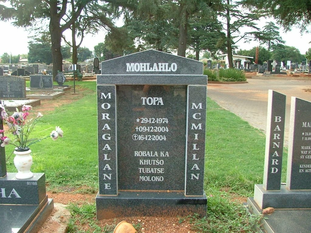 MOHLAHLO Morgalane McMillan 1974-2004