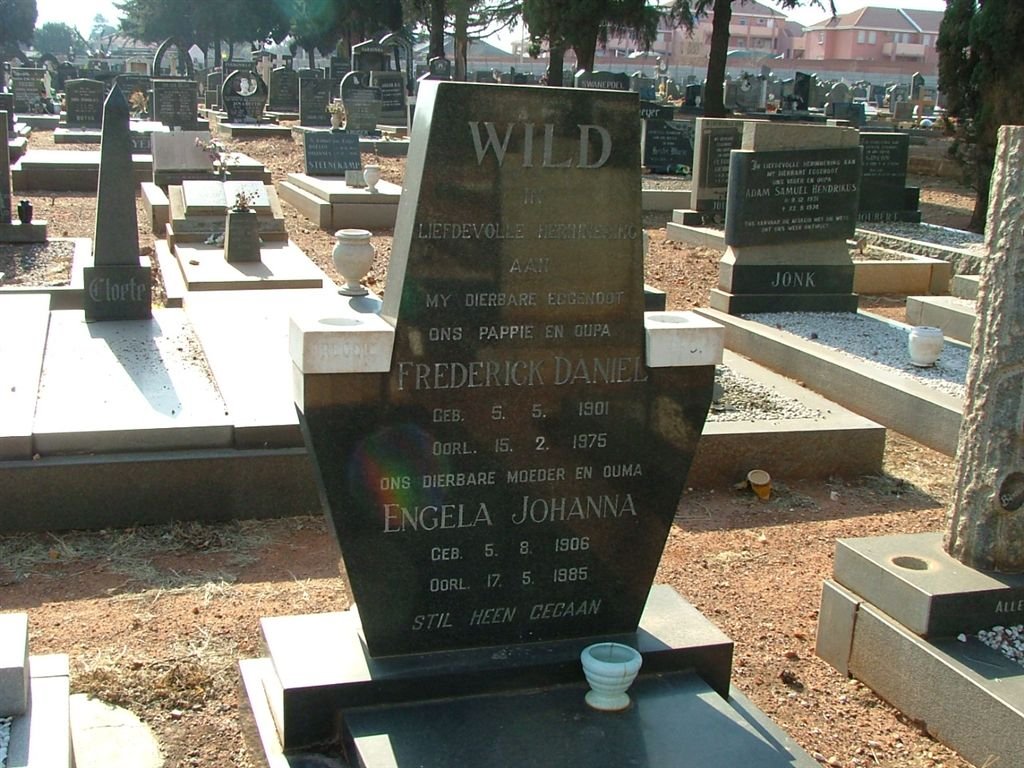 WILD Frederick Daniel 1901-1975 &amp; Engela Johanna 1906-1985