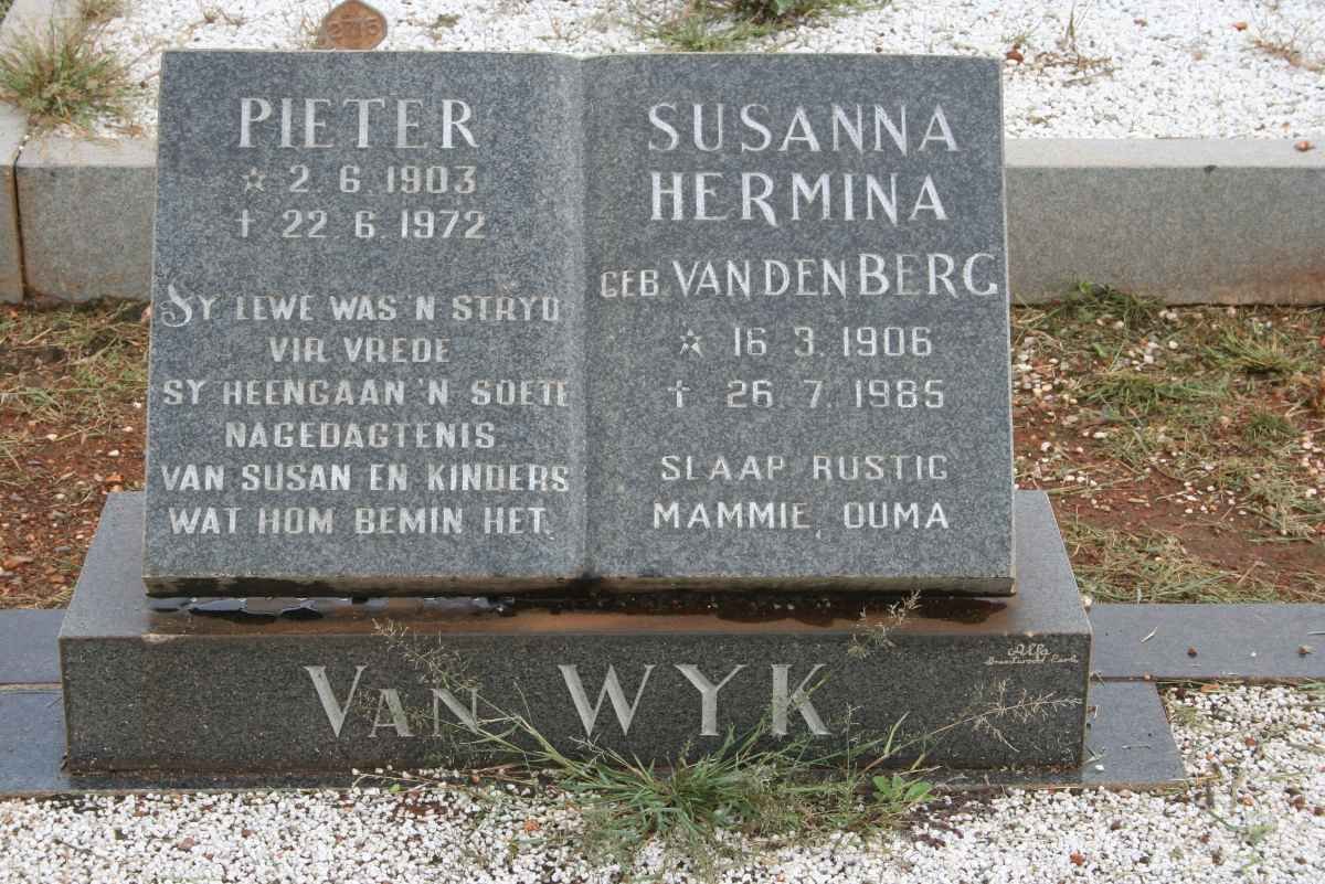 WYK Pieter, van 1903-1972 &amp; Susanna Hermina VAN DEN BERG 1906-1985