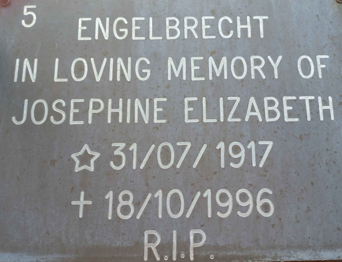 ENGELBRECHT Josephine Elizabeth 1917-1996