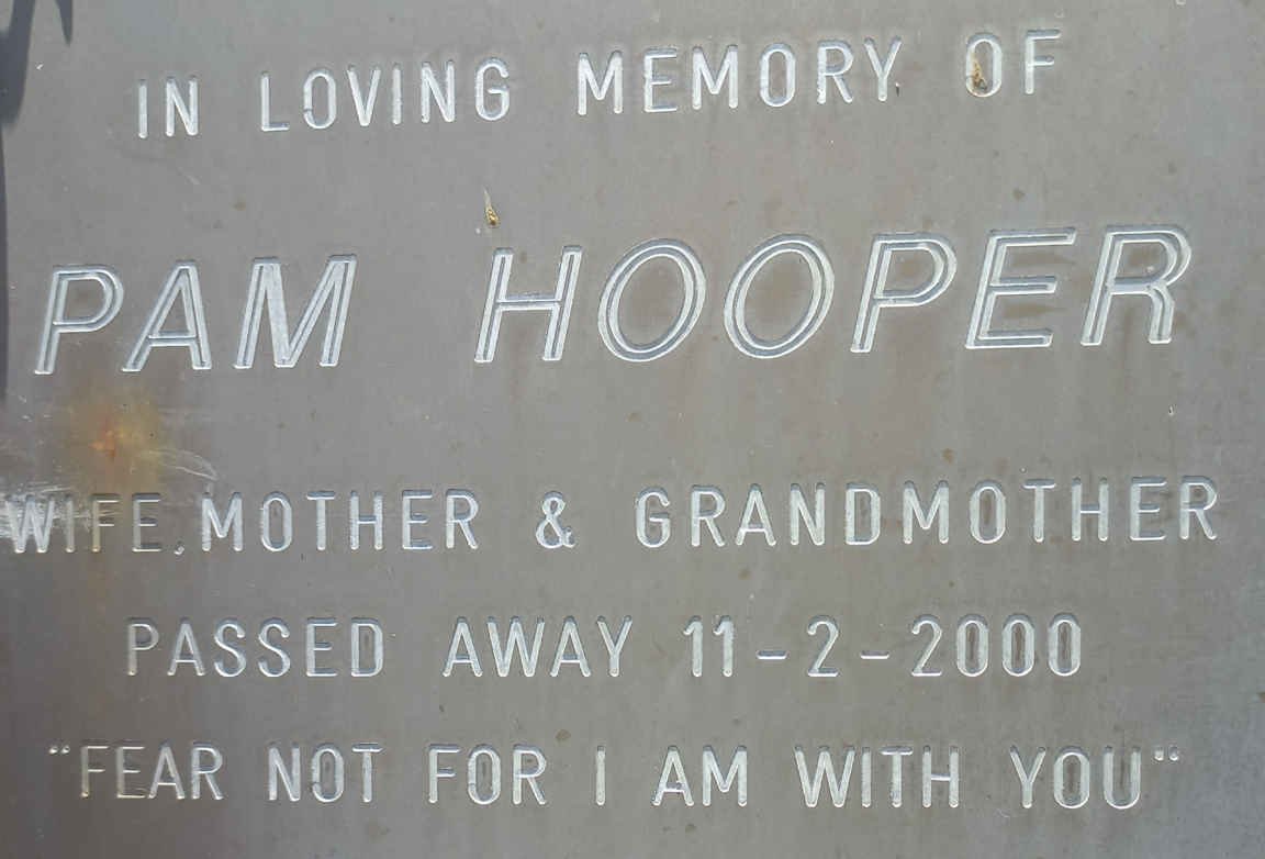 HOOPER Pam -2000