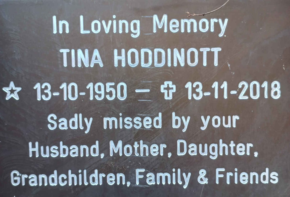 HODDINOTT Tina 1950-2018