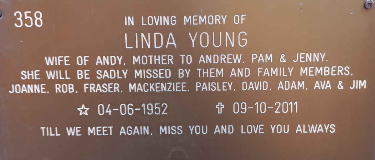YOUNG Linda 1952-2011