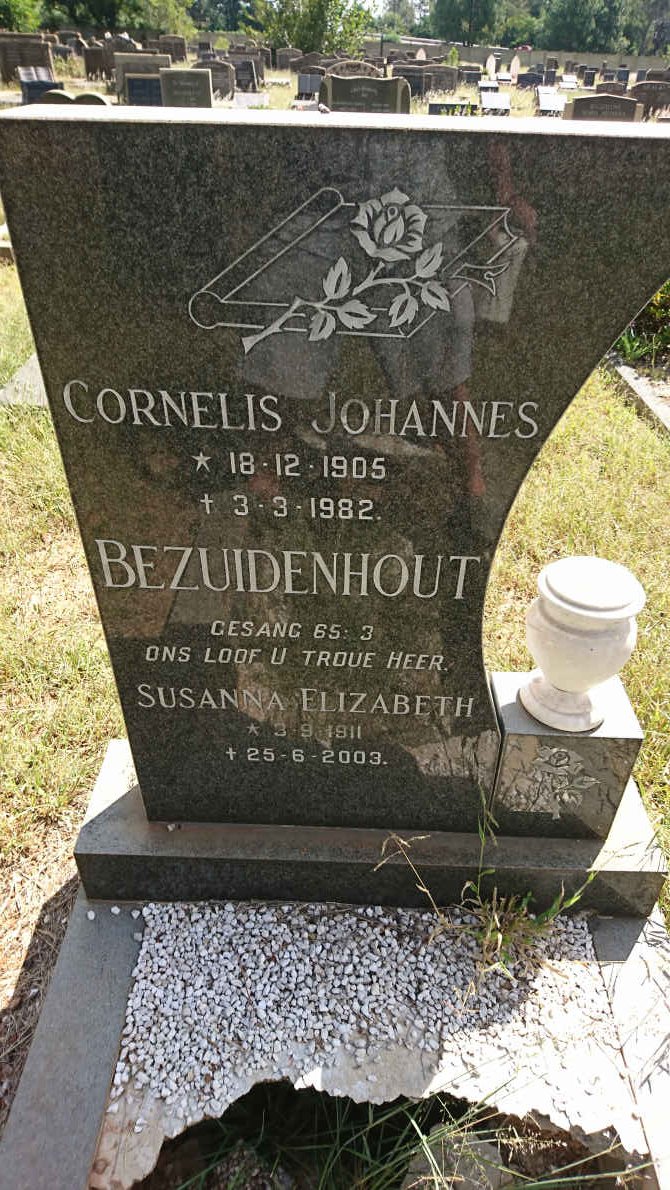 BEZUIDENHOUT Cornelis Johannes 1905-1982 &amp; Susanna Elizabeth 1911-2003