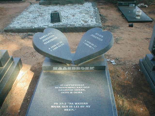 HAASBROEK Julius Johannes 1936-1999 &amp;  Sarelina Johanna Marthina 1938-1999