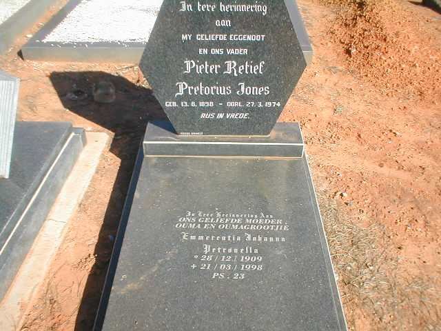 JONES Pieter Retief Pretoruis 1898-1974 &amp; Emmerentia Johanna Petronella 1909-1998