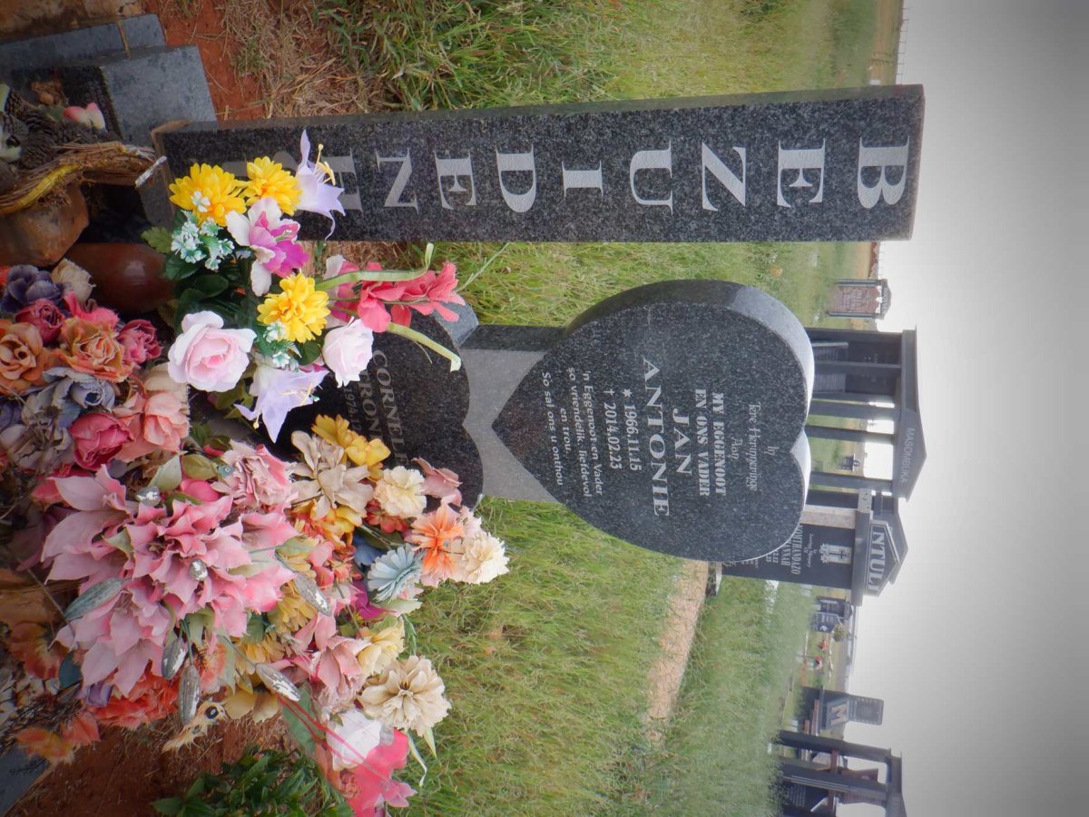 BEZUIDENHOUT Jan Antonie 1966-2014 &amp; Cornelia Petronella 1974-