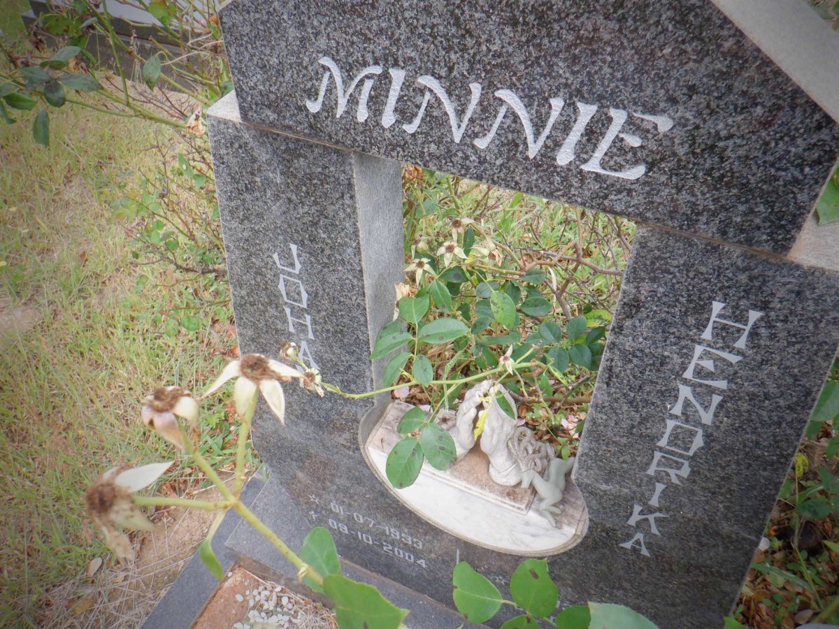 MINNIE Johan 1933-2004 &amp; Hendrika 1940-1998