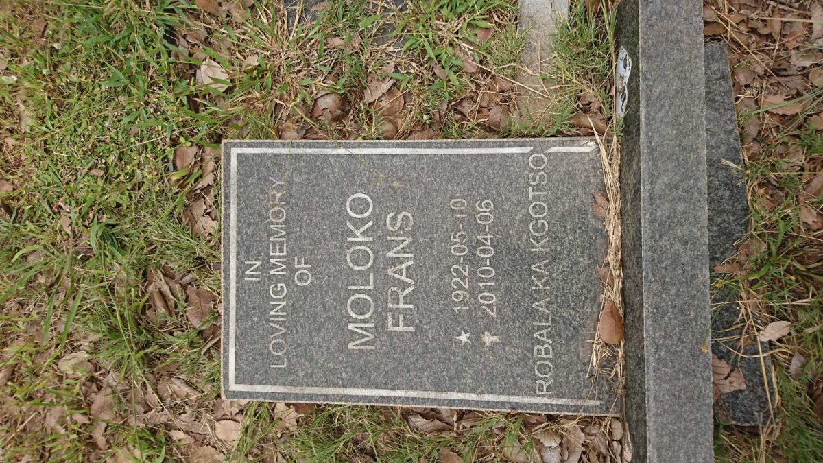 MOLOKO Frans 1922-2010