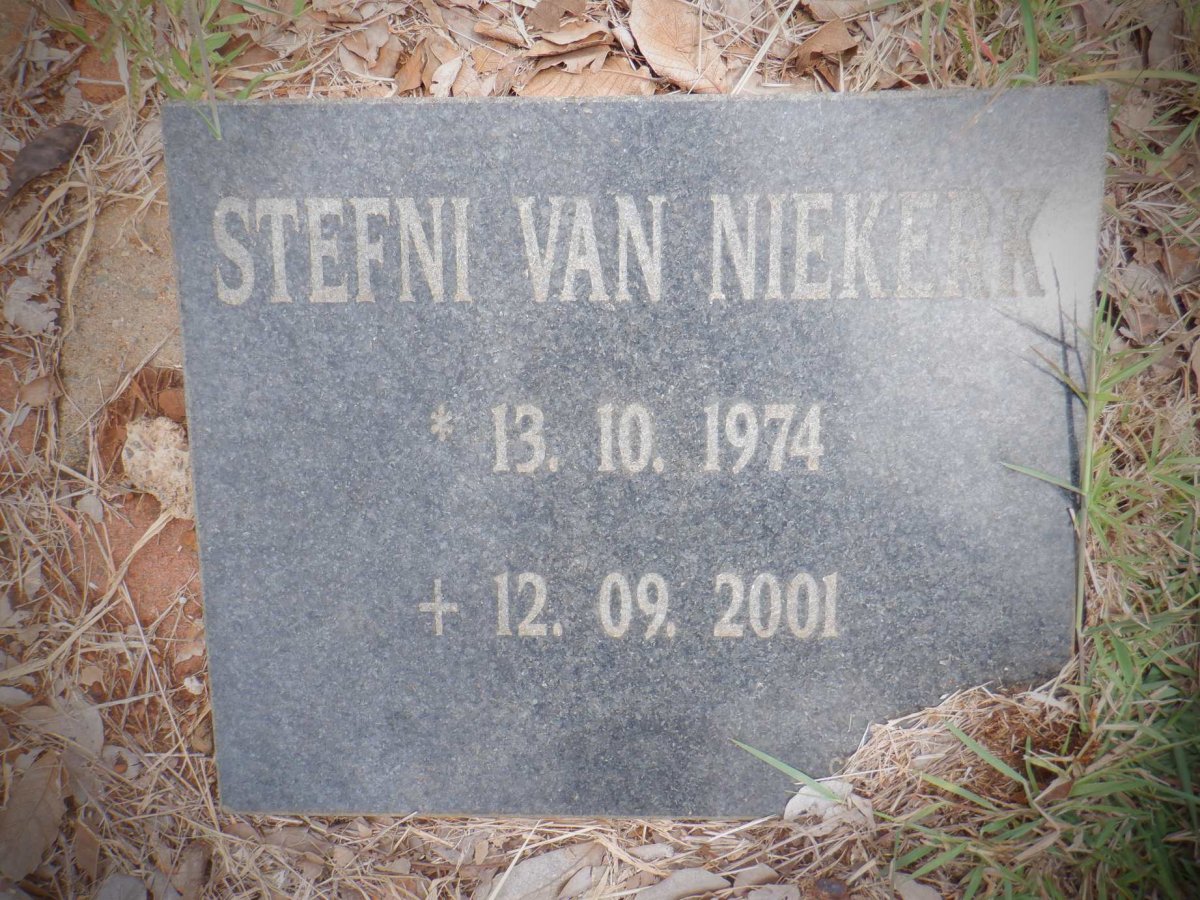 NIEKERK Stefni, van 1974-2001
