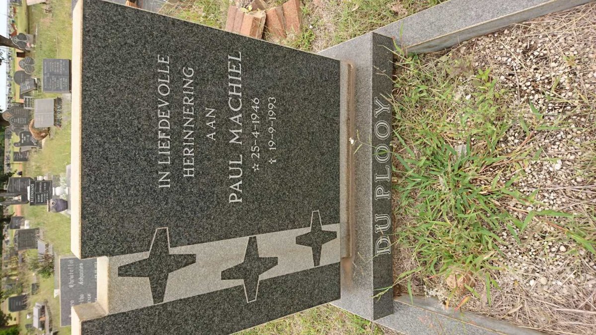 PLOOY Paul Machiel, du 1946-1993