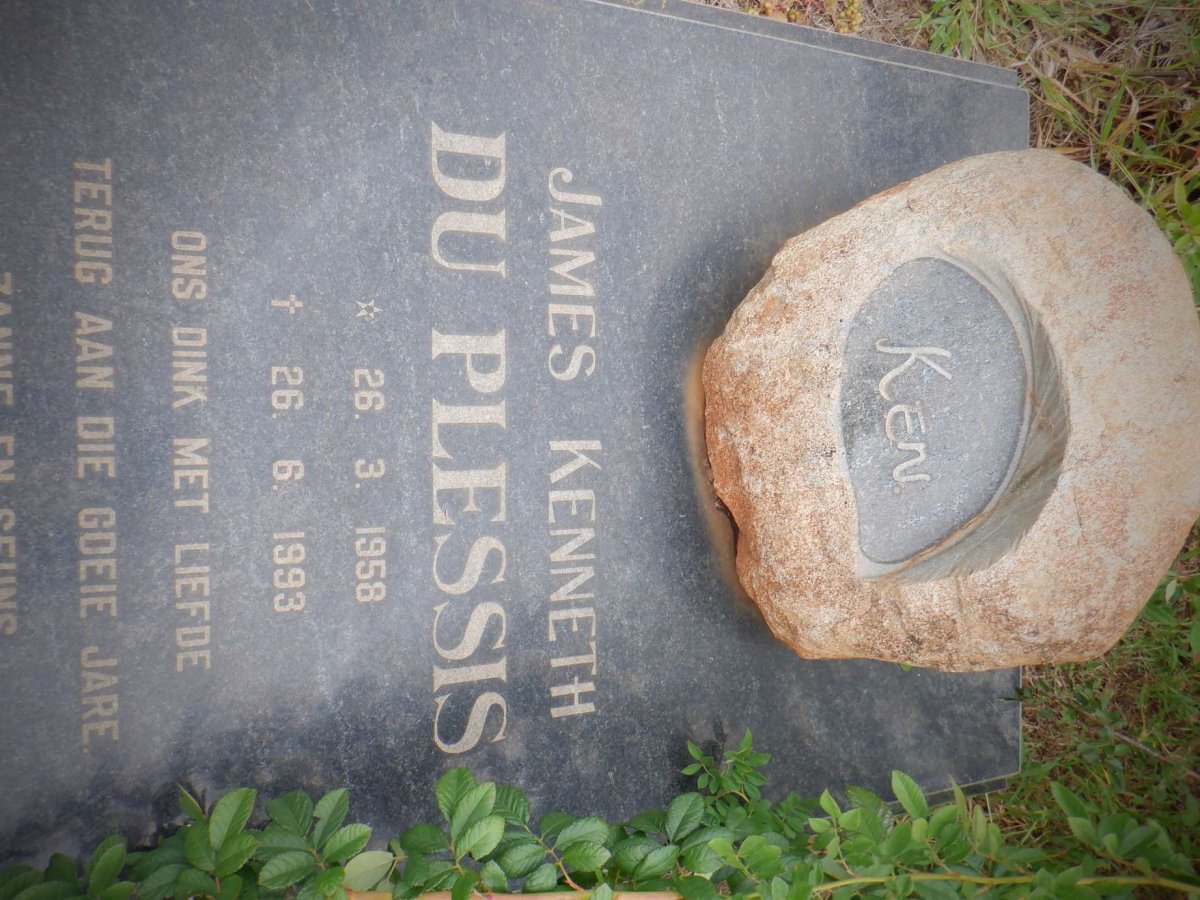 PLESSIS James Kenneth, du 1958-1993
