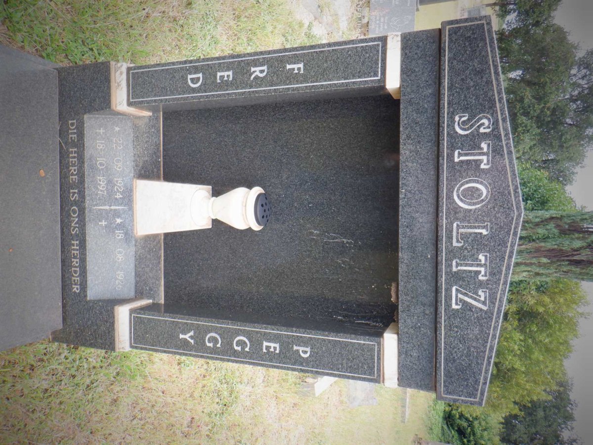 STOLTZ Fred 1924-1997 &amp; Peggy 1926-