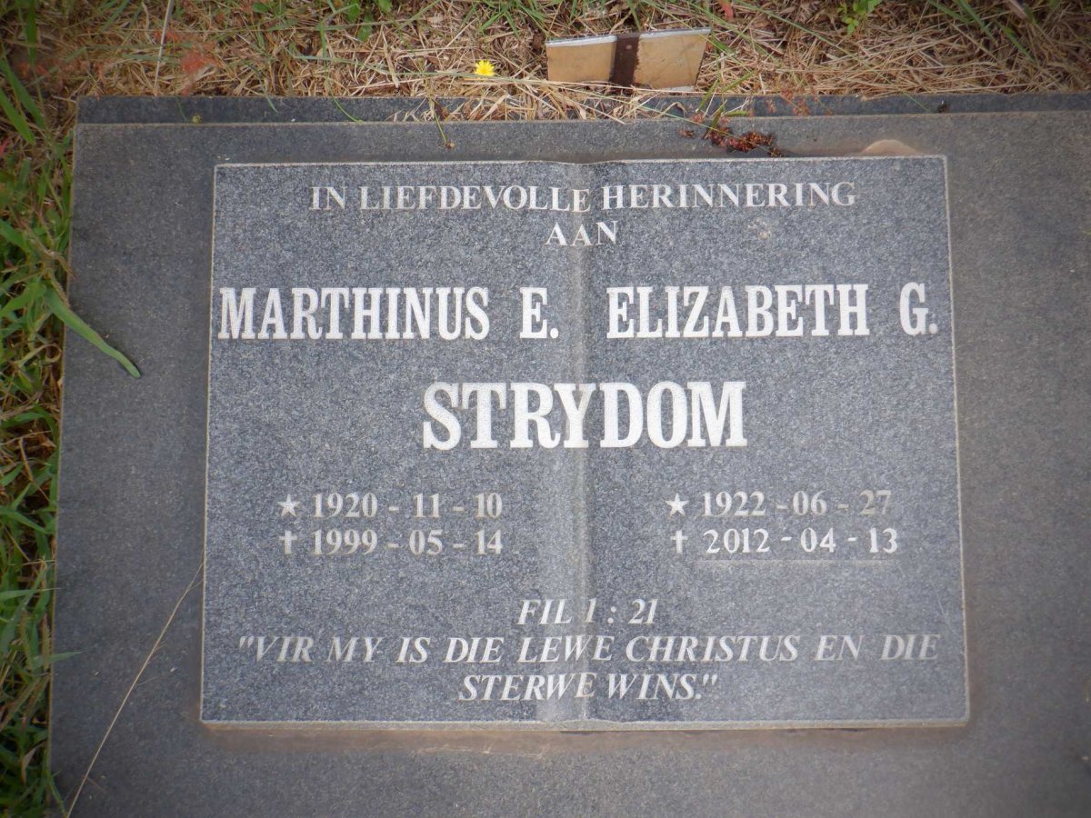 STRYDOM Marthinus E. 1920-1999 &amp; Elizabeth G. 1922-2012
