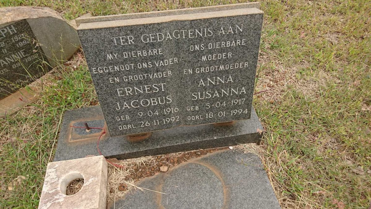 ? Ernest Jacobus 1916-1992 &amp; Anna Susanna 1917-1994