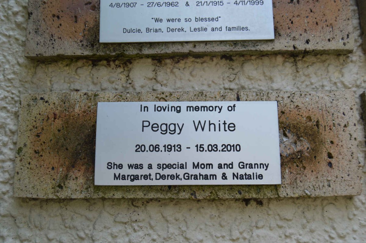 WHITE Peggy 1913-2010