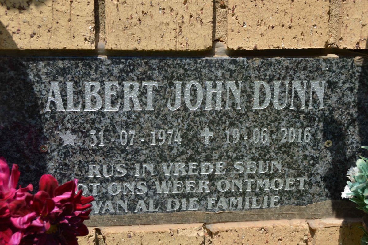 DUNN Albert John 1974-2016