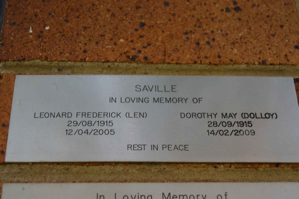SAVILLE Leonard Frederick 1915-2005 &amp; Dorothy May 1915-2009