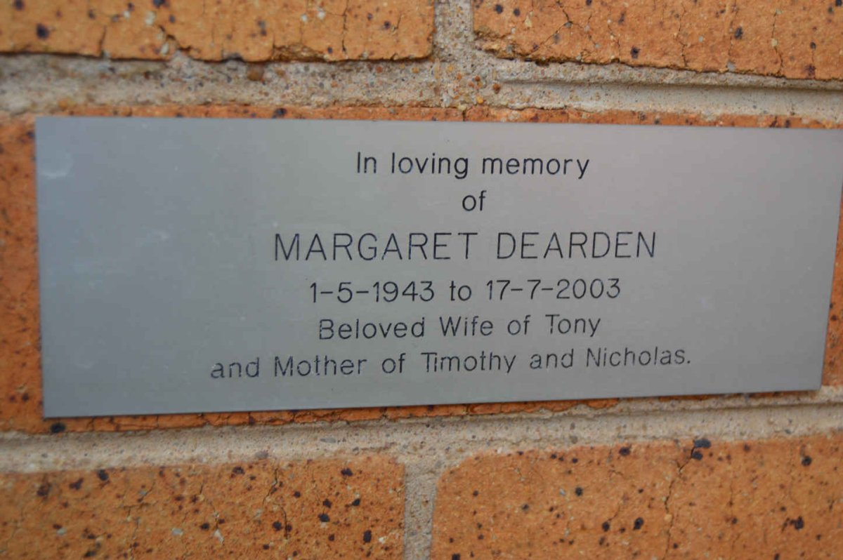 DEARDEN Margaret 1943-2003