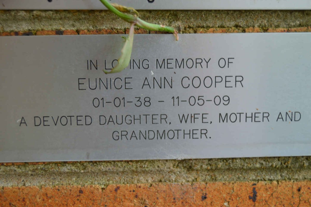 COOPER Eunice Ann 1938-2009