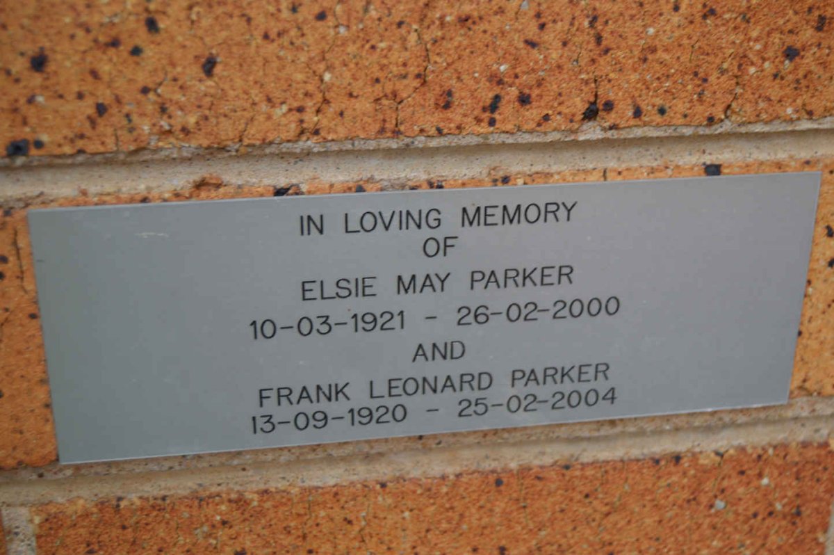 PARKER Frank Leonard 1920-2004 &amp; Elsie May 1921-2000