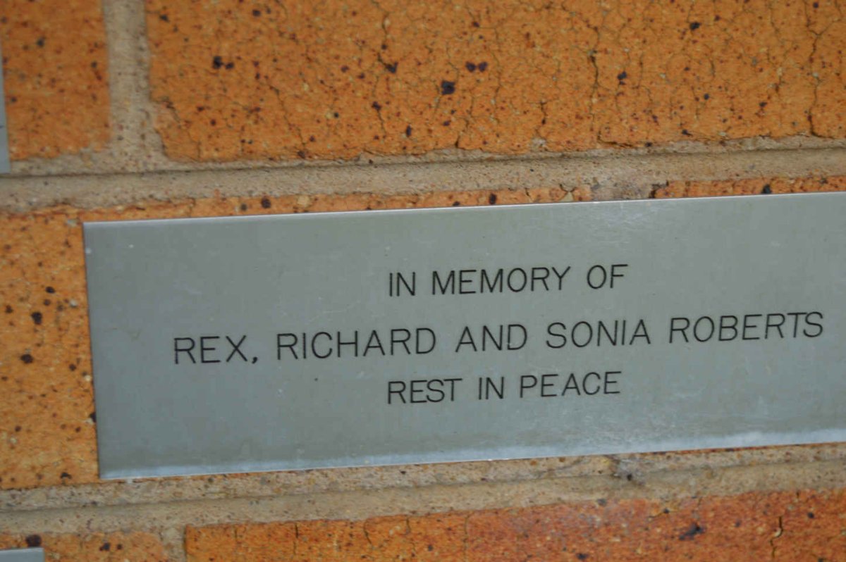 ROBERTS Rex :: ROBERTS Richard :: ROBERTS Sonia