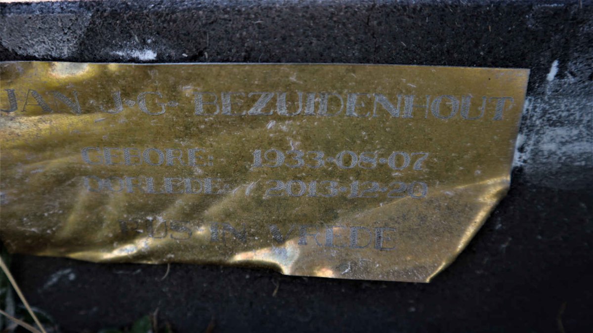 BEZUIDENHOUT Jan J.G. 1933-2013