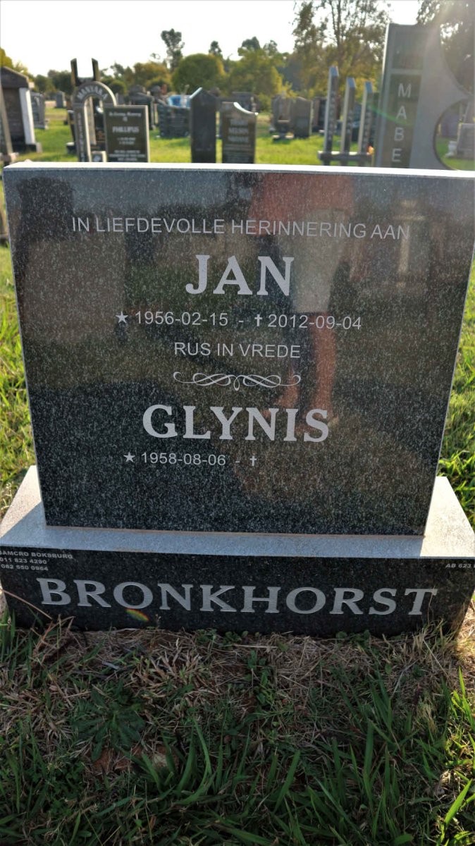 BRONKHORST Jan 1956-2012 &amp; Glynis 1958-