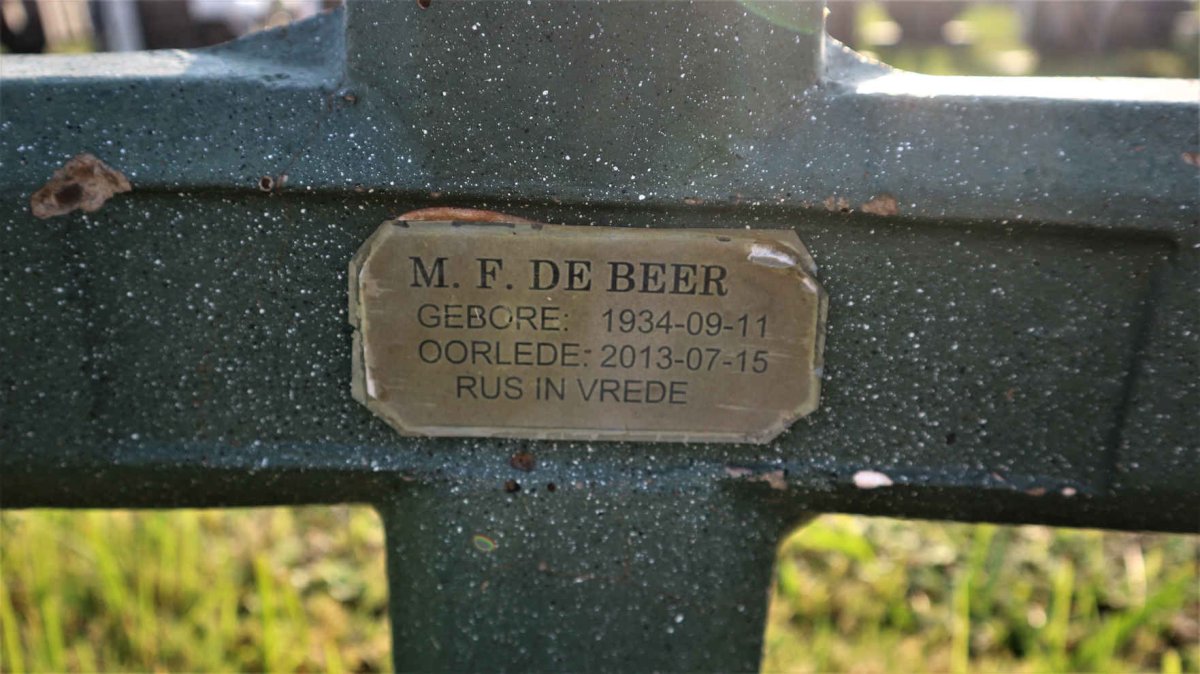 BEER M.F., de 1934-2013 &amp; H.M. 1947-2016