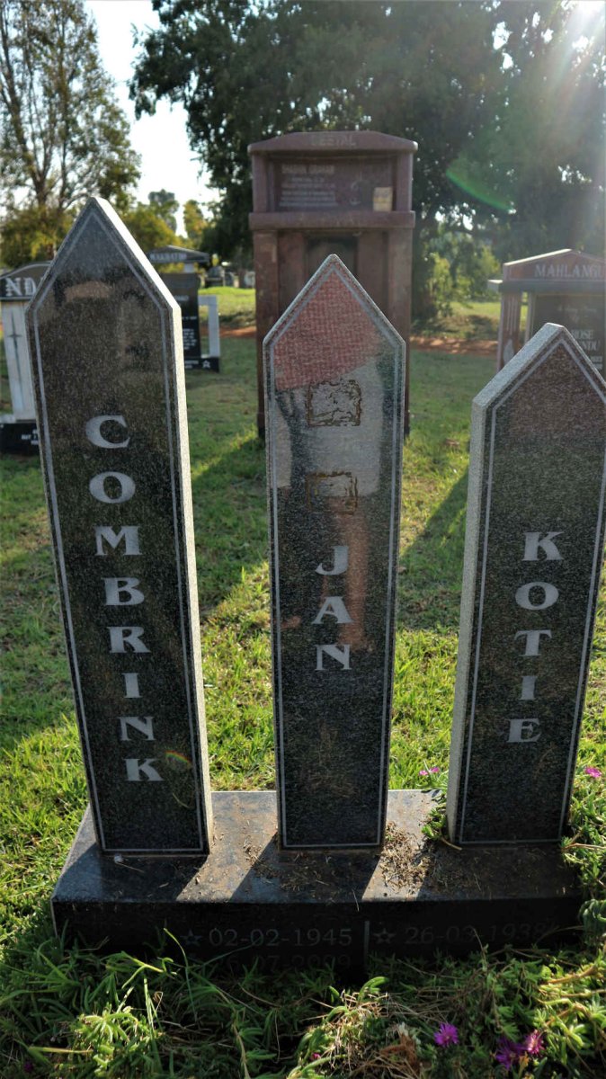 COMBRINK Jan 1945-2009 &amp; Kotie 1938-