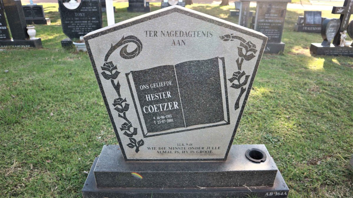 COETZER Hester 1911-2001