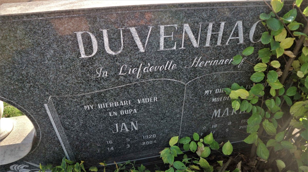 DUVENHAGE Jan 1920-2004 &amp; Marie 1920-2000