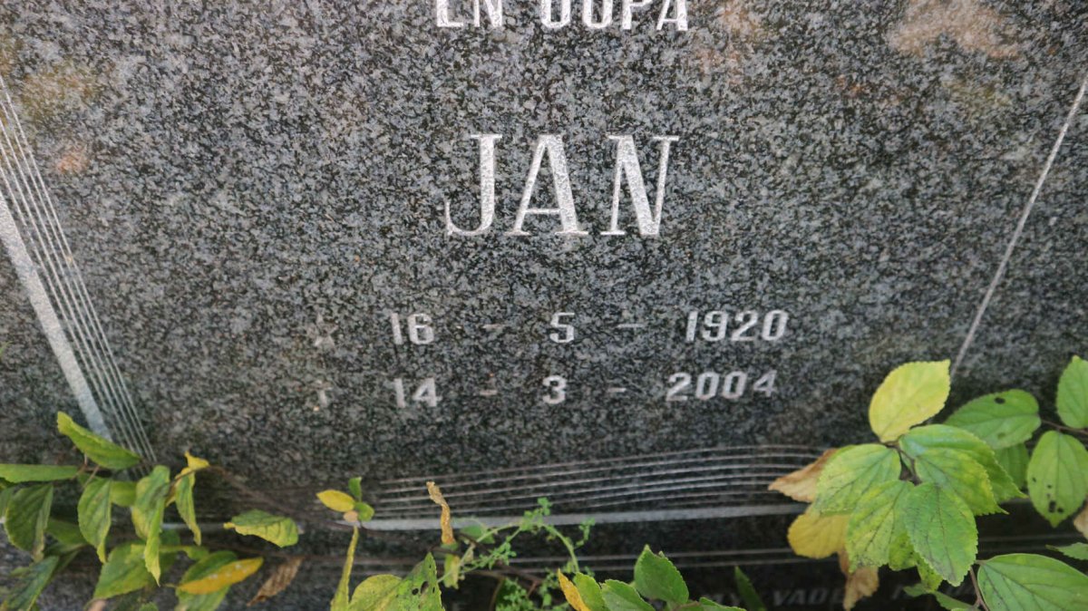 DUVENHAGE Jan 1920-2004 &amp; Marie 1920-2000