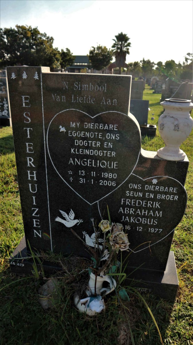 ESTERHUIZEN Angelique 1980-2006 :: ESTERHUIZEN Frederik Abraham Jakobus 1977-