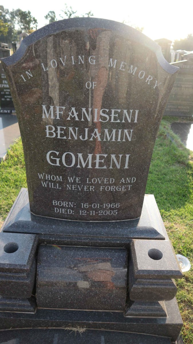 GOMENI Mfaniseni Benjamin 1966-2005