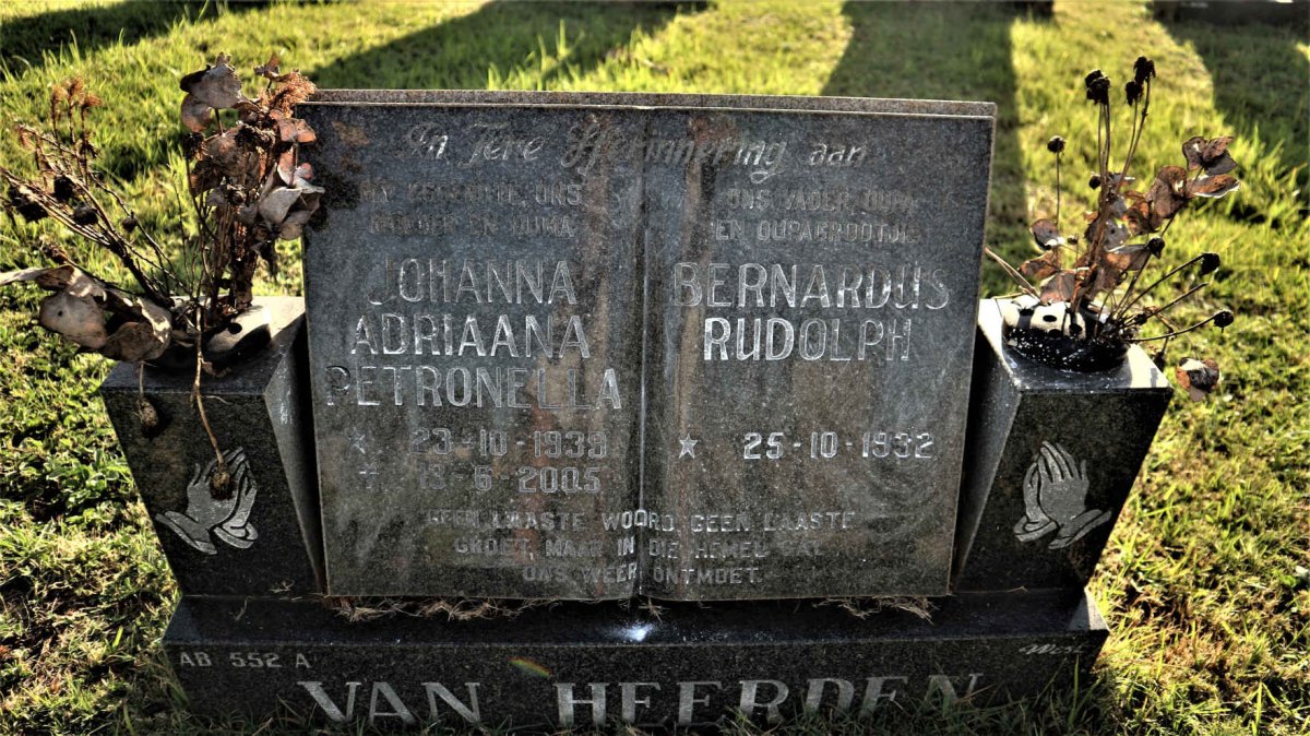 HEERDEN Bernardus Rudolph, van 1932- &amp; Johanna Adriaana Petronella 1939-2005