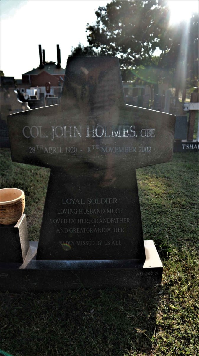 HOLMES John 1920-2002