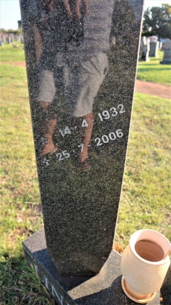 LINDEMANN James Athlone 1932-2006 &amp; Anna Elizabeth 1941-