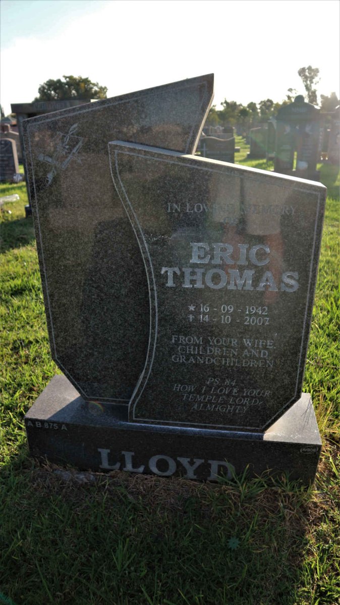 LLOYD Eric Thomas 1942-2007