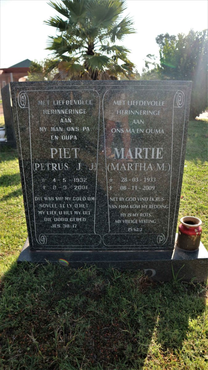 MEYER Petrus J.J. 1932-2001 &amp; Martha M. 1933-2009