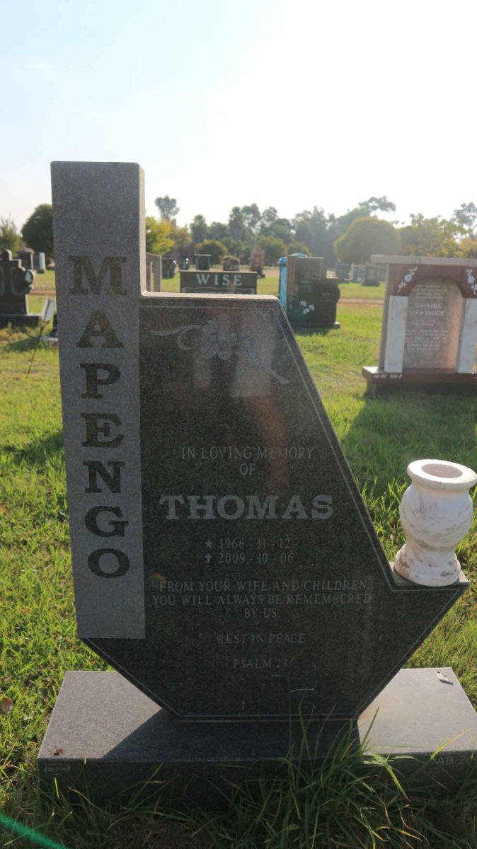 MAPENGO Thomas 1966-2009