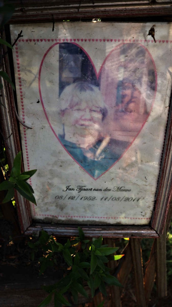 MERWE Jan Tjaart, van der 1952-2011