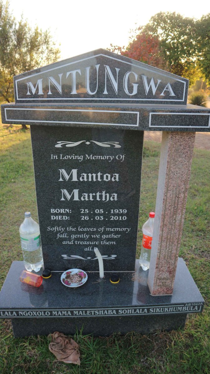 MNTUNGWA Mantoa Martha 1939-2010